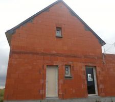 Portes cellier et bureau.