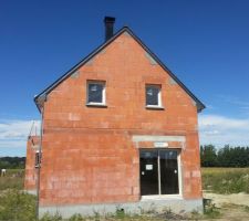 Baie salle a manger et fenêtre des chambres