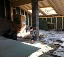 Heureusement j'ai un peu d'aide sur le chantier :)