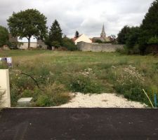 Entr&eacute;e de terrain vu de face