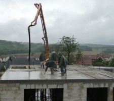 Coulage de la dalle de l'étage
Toute une organisation !