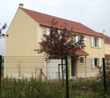 Crépi, chainages d'angles et soubassement terminés