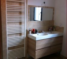 Salle de bain en travertin
meuble de chez ikea