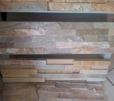 Parement qui sera mis sur les murs &agrave; monter les escaliers (3eme en partant du bas)