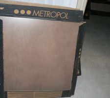 Le sol de la salle d'eau parentale