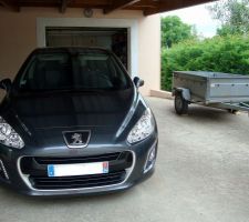 Les voitures sont enfin à l'abri !