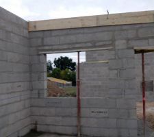 Fen&ecirc;tre et baie vitr&eacute;e de la 2&egrave;me partie de la maison