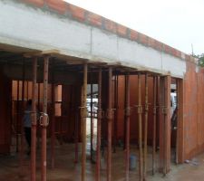 Soutien poutre b&eacute;ton (entre s&eacute;jour et salon)