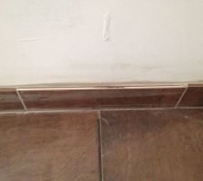 Carreau faience salle de bain parental mal pos&eacute;