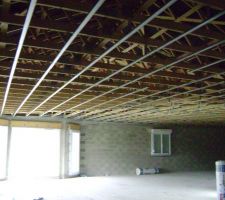 Pose des rails pour plafond