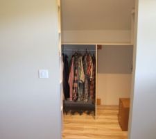 Le dressing de notre chambre