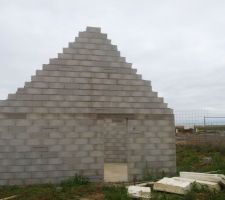 Porte de service du garage vu du s&eacute;jour