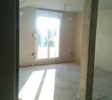 Vue de l'entrée dans le salon salle a mangé