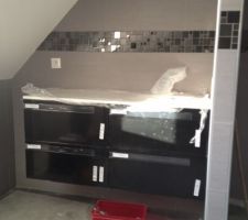 Installation du meuble de sdb à l'étage