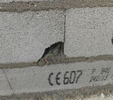 Parpaing cass&eacute;, grave?