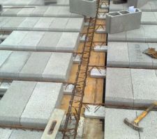 Poutre noyee secondaire  qui part du tremie de l escalier