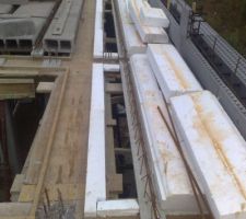 Reservation poutre principale en attente de ferraillage