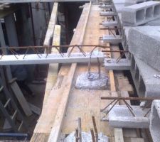 Reservation pour les poutres secondaires en attente des armatures