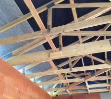 Ecran de sous toiture doublé au extrémité (pour plus de solidité)