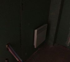 Pose radiateur dans la salle de bain