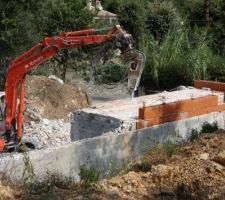 Brise roche en action