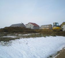 Surprise !!!!!!!!!!! 
terrassement termin&eacute; !!!