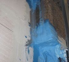 Traitement des jonctions fen&ecirc;tres/coffres &agrave; l'imperm&eacute;abilit&eacute; &agrave; l'air avec le Delta Liquixx de chez Doerken