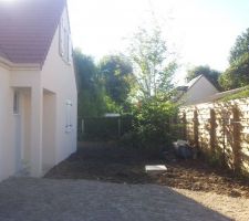 Remblaiement vu de l'angle Nord-Est de la maison