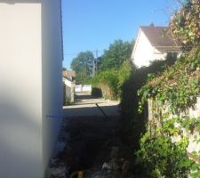 Remblaiement vu de l'angle Sud-Est de la maison