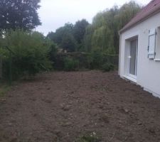 Remblaiement vu de l'angle Sud-Est de la maison
