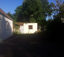Remblaiement vu de l'angle Sud-Ouest de la maison