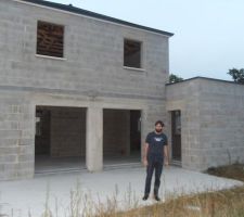 Façade sud - Seuils des fenêtres et baies posés