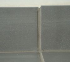 Pose du carrelage décevante.