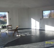 Carrelage gris anthracite en 45*45 mais avec la poussi&egrave;re de pl&acirc;tre!!