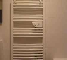 Merci la pose du s&egrave;che serviette qui n'a pas &eacute;t&eacute; faite ou il fallait ...