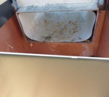 Etanch&eacute;it&eacute; a revoir entre la membrane PVC du toit et le bac &agrave; eau ...