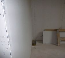 Trou passage conduit cheminée à boucher