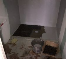 Sol de la douche &agrave; l'italienne