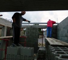 Pose des poutrelles de l'&eacute;tage