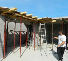 Coffrage du porte &agrave; faux de la mezzanine