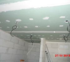 Premi&egrave;re passe pour joint de placo dans sdb