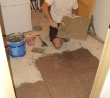 Pose du carrelage de la chaufferie