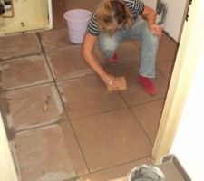 Pose des joints sur les carrelages et plinthes