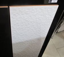 Fa&iuml;ence pr&eacute;sent dans la sdb parentale