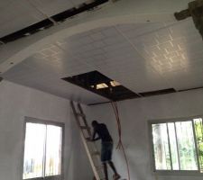 Pose du plafond en PVC