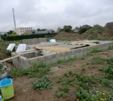 D&eacute;but de la pose des hourdis cot&eacute; garage