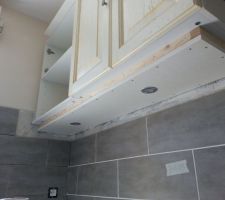 Partie de gauche pour le cache lumi&egrave;re