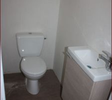 Toilettes du rez-de-chauss&eacute;e
