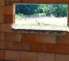 Enl&egrave;vement des rebords de fen&ecirc;tres du garage qui n'&eacute;taient pas bon