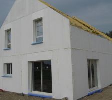 Montage des fermettes / vue du jardin